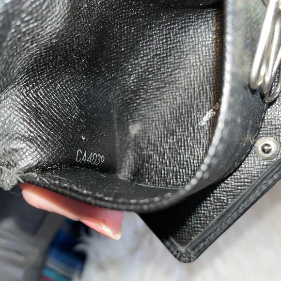 Louis Vuitton 4 Key Holder Chain Wallet Black Epi Leather SLG - Picture 8 of 9